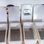 LOTE 046 - 04 CAIXAS ORGANIZADORAS PEQUENAS EM PLÁSTICO. (NO ESTADO) ATENÇÃO! FAZER A VISITAÇÃO ANTES DE ARREMATAR, NÃO SABEMOS SE FUNCIONA. LEILÃO NÃO TEM GARANTIA E NEM DEVOLUÇÃO, SUJEITO A POSSÍVEIS AVARIAS VISÍVEIS/OCULTAS E/OU AUSÊNCIA DE COMPONENTES.