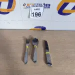 LOTE 196 - 10 GARFOS ,10 COLHERES E 10 FACAS DE MESA. (NO ESTADO) ATENÇÃO! FAZER A VISITAÇÃO ANTES DE ARREMATAR, NÃO SABEMOS SE FUNCIONA. LEILÃO NÃO TEM GARANTIA E NEM DEVOLUÇÃO, SUJEITO A POSSÍVEIS AVARIAS VISÍVEIS/OCULTAS E/OU AUSÊNCIA DE COMPONENTES.