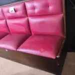 LOTE 164 - 01 SOFÁ PARA LANCHONETE 03 LUGARES. (NO ESTADO) ATENÇÃO! FAZER A VISITAÇÃO ANTES DE ARREMATAR, NÃO SABEMOS SE FUNCIONA. LEILÃO NÃO TEM GARANTIA E NEM DEVOLUÇÃO, SUJEITO A POSSÍVEIS AVARIAS VISÍVEIS/OCULTAS E/OU AUSÊNCIA DE COMPONENTES.