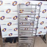 LOTE 138 - 01 ESTANTE EM INOX PARA TRANSPORTE DE BANDEJAS. (NO ESTADO) ATENÇÃO! FAZER A VISITAÇÃO ANTES DE ARREMATAR, NÃO SABEMOS SE FUNCIONA. LEILÃO NÃO TEM GARANTIA E NEM DEVOLUÇÃO, SUJEITO A POSSÍVEIS AVARIAS VISÍVEIS/OCULTAS E/OU AUSÊNCIA DE COMPONENTES.