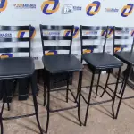 LOTE 136 - 04 BANQUETAS ALTAS. (NO ESTADO) ATENÇÃO! FAZER A VISITAÇÃO ANTES DE ARREMATAR, NÃO SABEMOS SE FUNCIONA. LEILÃO NÃO TEM GARANTIA E NEM DEVOLUÇÃO, SUJEITO A POSSÍVEIS AVARIAS VISÍVEIS/OCULTAS E/OU AUSÊNCIA DE COMPONENTES.