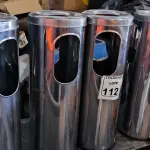 LOTE 112 - 4 LIXEIRAS EM INOX. (NO ESTADO) ATENÇÃO! FAZER A VISITAÇÃO ANTES DE ARREMATAR, NÃO SABEMOS SE FUNCIONA. LEILÃO NÃO TEM GARANTIA E NEM DEVOLUÇÃO, SUJEITO A POSSÍVEIS AVARIAS VISÍVEIS/OCULTAS E/OU AUSÊNCIA DE COMPONENTES.