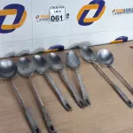 LOTE 061 - 05 COLHERES EM ALUMÍNIO E 02 CONCHAS. (NO ESTADO) ATENÇÃO! FAZER A VISITAÇÃO ANTES DE ARREMATAR, NÃO SABEMOS SE FUNCIONA. LEILÃO NÃO TEM GARANTIA E NEM DEVOLUÇÃO, SUJEITO A POSSÍVEIS AVARIAS VISÍVEIS/OCULTAS E/OU AUSÊNCIA DE COMPONENTES.