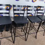 LOTE 142 - 04 BANQUETAS ALTAS. (NO ESTADO) ATENÇÃO! FAZER A VISITAÇÃO ANTES DE ARREMATAR, NÃO SABEMOS SE FUNCIONA. LEILÃO NÃO TEM GARANTIA E NEM DEVOLUÇÃO, SUJEITO A POSSÍVEIS AVARIAS VISÍVEIS/OCULTAS E/OU AUSÊNCIA DE COMPONENTES.