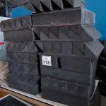 LOTE 113 - 30 PLACAS DE ESPUMAS DE PROTEÇÃO ACÚSTICA (NO ESTADO) ATENÇÃO! FAZER A VISITAÇÃO ANTES DE ARREMATAR, NÃO SABEMOS SE FUNCIONA. LEILÃO NÃO TEM GARANTIA E NEM DEVOLUÇÃO, SUJEITO A POSSÍVEIS AVARIAS VISÍVEIS/OCULTAS E/OU AUSÊNCIA DE COMPONENTES.