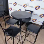 LOTE 140 - 01 MESA BISTRÔ COM 04 BANQUETAS ALTAS. (NO ESTADO) ATENÇÃO! FAZER A VISITAÇÃO ANTES DE ARREMATAR, NÃO SABEMOS SE FUNCIONA. LEILÃO NÃO TEM GARANTIA E NEM DEVOLUÇÃO, SUJEITO A POSSÍVEIS AVARIAS VISÍVEIS/OCULTAS E/OU AUSÊNCIA DE COMPONENTES.