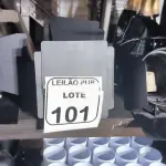 LOTE 101 - 05 CANHÕES REFLETORES. (NO ESTADO) ATENÇÃO! FAZER A VISITAÇÃO ANTES DE ARREMATAR, NÃO SABEMOS SE FUNCIONA. LEILÃO NÃO TEM GARANTIA E NEM DEVOLUÇÃO, SUJEITO A POSSÍVEIS AVARIAS VISÍVEIS/OCULTAS E/OU AUSÊNCIA DE COMPONENTES.