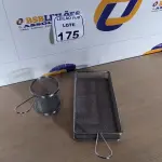 LOTE 175 - 02 CESTAS PARA ALIMENTOS. (NO ESTADO) ATENÇÃO! FAZER A VISITAÇÃO ANTES DE ARREMATAR, NÃO SABEMOS SE FUNCIONA. LEILÃO NÃO TEM GARANTIA E NEM DEVOLUÇÃO, SUJEITO A POSSÍVEIS AVARIAS VISÍVEIS/OCULTAS E/OU AUSÊNCIA DE COMPONENTES.