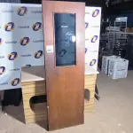 LOTE 082 - 01 PORTA EM MADEIRA PARA COZINHA DE RESTAURANTE 2,10CM X 0,64CM. (NO ESTADO) ATENÇÃO! FAZER A VISITAÇÃO ANTES DE ARREMATAR, NÃO SABEMOS SE FUNCIONA. LEILÃO NÃO TEM GARANTIA E NEM DEVOLUÇÃO, SUJEITO A POSSÍVEIS AVARIAS VISÍVEIS/OCULTAS E/OU AUSÊNCIA DE COMPONENTES.