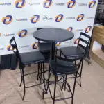 LOTE 010 - 01 MESA BISTRÔ COM 04 BANQUETAS ALTAS. (NO ESTADO) ATENÇÃO! FAZER A VISITAÇÃO ANTES DE ARREMATAR, NÃO SABEMOS SE FUNCIONA. LEILÃO NÃO TEM GARANTIA E NEM DEVOLUÇÃO, SUJEITO A POSSÍVEIS AVARIAS VISÍVEIS/OCULTAS E/OU AUSÊNCIA DE COMPONENTES.