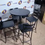 LOTE 080 - 01 MESA BISTRÔ COM 04 BANQUETAS ALTAS. (NO ESTADO) ATENÇÃO! FAZER A VISITAÇÃO ANTES DE ARREMATAR, NÃO SABEMOS SE FUNCIONA. LEILÃO NÃO TEM GARANTIA E NEM DEVOLUÇÃO, SUJEITO A POSSÍVEIS AVARIAS VISÍVEIS/OCULTAS E/OU AUSÊNCIA DE COMPONENTES.