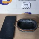 LOTE 202 - 01 TÁBUA DE PEDRA E 01 TRAVESSA DE PEDRA. (NO ESTADO) ATENÇÃO! FAZER A VISITAÇÃO ANTES DE ARREMATAR, NÃO SABEMOS SE FUNCIONA. LEILÃO NÃO TEM GARANTIA E NEM DEVOLUÇÃO, SUJEITO A POSSÍVEIS AVARIAS VISÍVEIS/OCULTAS E/OU AUSÊNCIA DE COMPONENTES.