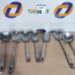 LOTE 061 - 05 COLHERES EM ALUMÍNIO E 02 CONCHAS. (NO ESTADO) ATENÇÃO! FAZER A VISITAÇÃO ANTES DE ARREMATAR, NÃO SABEMOS SE FUNCIONA. LEILÃO NÃO TEM GARANTIA E NEM DEVOLUÇÃO, SUJEITO A POSSÍVEIS AVARIAS VISÍVEIS/OCULTAS E/OU AUSÊNCIA DE COMPONENTES.