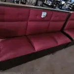 LOTE 134 - 01 SOFÁ PARA LANCHONETE 03 LUGARES. (NO ESTADO) ATENÇÃO! FAZER A VISITAÇÃO ANTES DE ARREMATAR, NÃO SABEMOS SE FUNCIONA. LEILÃO NÃO TEM GARANTIA E NEM DEVOLUÇÃO, SUJEITO A POSSÍVEIS AVARIAS VISÍVEIS/OCULTAS E/OU AUSÊNCIA DE COMPONENTES.