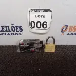 LOTE 006 - 02 CADEADOS DE LATÃO MARCA PADO (NOVO). (NO ESTADO) ATENÇÃO! FAZER A VISITAÇÃO ANTES DE ARREMATAR, NÃO SABEMOS SE FUNCIONA. LEILÃO NÃO TEM GARANTIA E NEM DEVOLUÇÃO, SUJEITO A POSSÍVEIS AVARIAS VISÍVEIS/OCULTAS E/OU AUSÊNCIA DE COMPONENTES.