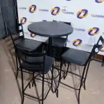 LOTE 190 - 01 MESA BISTRÔ COM 04 BANQUETAS ALTA. (NO ESTADO) ATENÇÃO! FAZER A VISITAÇÃO ANTES DE ARREMATAR, NÃO SABEMOS SE FUNCIONA. LEILÃO NÃO TEM GARANTIA E NEM DEVOLUÇÃO, SUJEITO A POSSÍVEIS AVARIAS VISÍVEIS/OCULTAS E/OU AUSÊNCIA DE COMPONENTES.