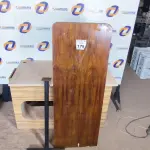 LOTE 178 - 01 MESA SUSPENSA EM MADEIRA PARA LANCHONETE 0,60CM X 1,65CM. (NO ESTADO) ATENÇÃO! FAZER A VISITAÇÃO ANTES DE ARREMATAR, NÃO SABEMOS SE FUNCIONA. LEILÃO NÃO TEM GARANTIA E NEM DEVOLUÇÃO, SUJEITO A POSSÍVEIS AVARIAS VISÍVEIS/OCULTAS E/OU AUSÊNCIA DE COMPONENTES.