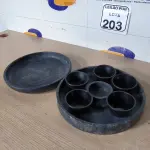 LOTE 203 - 01 PRATO DE PEDRA COM MOLHEIRAS E 01 PRATO DE PEDRA. (NO ESTADO) ATENÇÃO! FAZER A VISITAÇÃO ANTES DE ARREMATAR, NÃO SABEMOS SE FUNCIONA. LEILÃO NÃO TEM GARANTIA E NEM DEVOLUÇÃO, SUJEITO A POSSÍVEIS AVARIAS VISÍVEIS/OCULTAS E/OU AUSÊNCIA DE COMPONENTES.