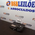 LOTE 060 - 01 PROJETOR MULTIMÍDIA MARCA EPSON. (NO ESTADO) ATENÇÃO! FAZER A VISITAÇÃO ANTES DE ARREMATAR, NÃO SABEMOS SE FUNCIONA. LEILÃO NÃO TEM GARANTIA E NEM DEVOLUÇÃO, SUJEITO A POSSÍVEIS AVARIAS VISÍVEIS/OCULTAS E/OU AUSÊNCIA DE COMPONENTES.
