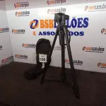 LOTE 158 - 01 TRIPÉ P/ CÂMERA FOTOGRÁFICA MARCA TOMATE. (NO ESTADO) ATENÇÃO! FAZER A VISITAÇÃO ANTES DE ARREMATAR, NÃO SABEMOS SE FUNCIONA. LEILÃO NÃO TEM GARANTIA E NEM DEVOLUÇÃO, SUJEITO A POSSÍVEIS AVARIAS VISÍVEIS/OCULTAS E/OU AUSÊNCIA DE COMPONENTES.
