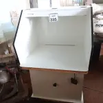 LOTE 335 - 01 ESTERILIZADOR MARCA DI CONSTAN. (NO ESTADO) ATENÇÃO! FAZER A VISITAÇÃO ANTES DE ARREMATAR, NÃO SABEMOS SE FUNCIONA. LEILÃO NÃO TEM GARANTIA E NEM DEVOLUÇÃO, SUJEITO A POSSÍVEIS AVARIAS VISÍVEIS/OCULTAS E/OU AUSÊNCIA DE COMPONENTES.