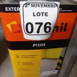 LOTE 076 - 01 LATA DE TINTA PARA PISO CINZA FOSCO ESCURO MARCA SUVINIL 18L(NOVO). (NO ESTADO) ATENÇÃO! FAZER A VISITAÇÃO ANTES DE ARREMATAR, NÃO SABEMOS SE FUNCIONA. LEILÃO NÃO TEM GARANTIA E NEM DEVOLUÇÃO, SUJEITO A POSSÍVEIS AVARIAS VISÍVEIS/OCULTAS E/OU AUSÊNCIA DE COMPONENTES.