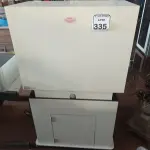 LOTE 335 - 01 ESTERILIZADOR MARCA DI CONSTAN. (NO ESTADO) ATENÇÃO! FAZER A VISITAÇÃO ANTES DE ARREMATAR, NÃO SABEMOS SE FUNCIONA. LEILÃO NÃO TEM GARANTIA E NEM DEVOLUÇÃO, SUJEITO A POSSÍVEIS AVARIAS VISÍVEIS/OCULTAS E/OU AUSÊNCIA DE COMPONENTES.