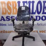 LOTE 217 - 01 CADEIRA DE ESCRITÓRIO C/BASE GIRATÓRIA NA COR PRETA. (NO ESTADO) ATENÇÃO! FAZER A VISITAÇÃO ANTES DE ARREMATAR, NÃO SABEMOS SE FUNCIONA. LEILÃO NÃO TEM GARANTIA E NEM DEVOLUÇÃO, SUJEITO A POSSÍVEIS AVARIAS VISÍVEIS/OCULTAS E/OU AUSÊNCIA DE COMPONENTES.
