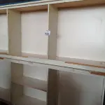 LOTE 329 - 02 BALCÕES EM MADEIRA NA COR BRANCA. (NO ESTADO) ATENÇÃO! FAZER A VISITAÇÃO ANTES DE ARREMATAR, NÃO SABEMOS SE FUNCIONA. LEILÃO NÃO TEM GARANTIA E NEM DEVOLUÇÃO, SUJEITO A POSSÍVEIS AVARIAS VISÍVEIS/OCULTAS E/OU AUSÊNCIA DE COMPONENTES.