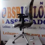 LOTE 316 - 01 CADEIRA GIRATÓRIA NA COR PRETA. (NO ESTADO) ATENÇÃO! FAZER A VISITAÇÃO ANTES DE ARREMATAR, NÃO SABEMOS SE FUNCIONA. LEILÃO NÃO TEM GARANTIA E NEM DEVOLUÇÃO, SUJEITO A POSSÍVEIS AVARIAS VISÍVEIS/OCULTAS E/OU AUSÊNCIA DE COMPONENTES.