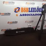 LOTE 240 - 01 TRIPÉ P/ CÂMERA FOTOGRÁFICA MARCA TOMATE. (NO ESTADO) ATENÇÃO! FAZER A VISITAÇÃO ANTES DE ARREMATAR, NÃO SABEMOS SE FUNCIONA. LEILÃO NÃO TEM GARANTIA E NEM DEVOLUÇÃO, SUJEITO A POSSÍVEIS AVARIAS VISÍVEIS/OCULTAS E/OU AUSÊNCIA DE COMPONENTES.