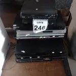 LOTE 246 - 02 VIDEOCASSETES E 05 APARELHOS DE DVD MARCAS E MODELOS DIVERSOS. (NO ESTADO) ATENÇÃO! FAZER A VISITAÇÃO ANTES DE ARREMATAR, NÃO SABEMOS SE FUNCIONA. LEILÃO NÃO TEM GARANTIA E NEM DEVOLUÇÃO, SUJEITO A POSSÍVEIS AVARIAS VISÍVEIS/OCULTAS E/OU AUSÊNCIA DE COMPONENTES.