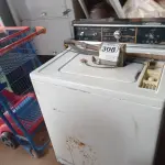 LOTE 308 - 01 MÁQUINA DE LAVAR 12KG MARCA LADY KENMORE 110V. (NO ESTADO) ATENÇÃO! FAZER A VISITAÇÃO ANTES DE ARREMATAR, NÃO SABEMOS SE FUNCIONA. LEILÃO NÃO TEM GARANTIA E NEM DEVOLUÇÃO, SUJEITO A POSSÍVEIS AVARIAS VISÍVEIS/OCULTAS E/OU AUSÊNCIA DE COMPONENTES.