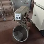 LOTE 334 - 01 SUCATA DE BATEDEIRA. (NO ESTADO) ATENÇÃO! FAZER A VISITAÇÃO ANTES DE ARREMATAR, NÃO SABEMOS SE FUNCIONA. LEILÃO NÃO TEM GARANTIA E NEM DEVOLUÇÃO, SUJEITO A POSSÍVEIS AVARIAS VISÍVEIS/OCULTAS E/OU AUSÊNCIA DE COMPONENTES.