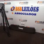 LOTE 225 - 01 TRIPÉ P/ CÂMERA FOTOGRÁFICA MARCA TOMATE. (NO ESTADO) ATENÇÃO! FAZER A VISITAÇÃO ANTES DE ARREMATAR, NÃO SABEMOS SE FUNCIONA. LEILÃO NÃO TEM GARANTIA E NEM DEVOLUÇÃO, SUJEITO A POSSÍVEIS AVARIAS VISÍVEIS/OCULTAS E/OU AUSÊNCIA DE COMPONENTES.