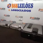 LOTE 229 - 03 PROJETORES MARCAS E MODELOS DIVERSOS P/RETIRADA DE PEÇAS. (NO ESTADO) ATENÇÃO! FAZER A VISITAÇÃO ANTES DE ARREMATAR, NÃO SABEMOS SE FUNCIONA. LEILÃO NÃO TEM GARANTIA E NEM DEVOLUÇÃO, SUJEITO A POSSÍVEIS AVARIAS VISÍVEIS/OCULTAS E/OU AUSÊNCIA DE COMPONENTES.