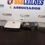 LOTE 166 - 04 PROJETORES MULTIMIDIA MARCAS E MODELOS DIVERSOS. (NO ESTADO) ATENÇÃO! FAZER A VISITAÇÃO ANTES DE ARREMATAR, NÃO SABEMOS SE FUNCIONA. LEILÃO NÃO TEM GARANTIA E NEM DEVOLUÇÃO, SUJEITO A POSSÍVEIS AVARIAS VISÍVEIS/OCULTAS E/OU AUSÊNCIA DE COMPONENTES.