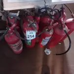 LOTE 214 - 10 EXTINTORES DE INCÊNDIO MODELOS DIVERSOS. (NO ESTADO) ATENÇÃO! FAZER A VISITAÇÃO ANTES DE ARREMATAR, NÃO SABEMOS SE FUNCIONA. LEILÃO NÃO TEM GARANTIA E NEM DEVOLUÇÃO, SUJEITO A POSSÍVEIS AVARIAS VISÍVEIS/OCULTAS E/OU AUSÊNCIA DE COMPONENTES.