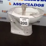 LOTE 200 - 01 VASO SANITÁRIO NA COR BRANCA MARCA DECA(NOVO). (NO ESTADO) ATENÇÃO! FAZER A VISITAÇÃO ANTES DE ARREMATAR, NÃO SABEMOS SE FUNCIONA. LEILÃO NÃO TEM GARANTIA E NEM DEVOLUÇÃO, SUJEITO A POSSÍVEIS AVARIAS VISÍVEIS/OCULTAS E/OU AUSÊNCIA DE COMPONENTES.