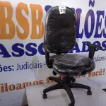 LOTE 219 - 01 CADEIRA DE ESCRITÓRIO C/BASE GIRATÓRIA NA COR PRETA. (NO ESTADO) ATENÇÃO! FAZER A VISITAÇÃO ANTES DE ARREMATAR, NÃO SABEMOS SE FUNCIONA. LEILÃO NÃO TEM GARANTIA E NEM DEVOLUÇÃO, SUJEITO A POSSÍVEIS AVARIAS VISÍVEIS/OCULTAS E/OU AUSÊNCIA DE COMPONENTES.