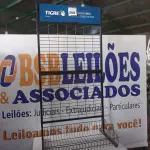 LOTE 209 - 01 EXPOSITOR DE FERRO. (NO ESTADO) ATENÇÃO! FAZER A VISITAÇÃO ANTES DE ARREMATAR, NÃO SABEMOS SE FUNCIONA. LEILÃO NÃO TEM GARANTIA E NEM DEVOLUÇÃO, SUJEITO A POSSÍVEIS AVARIAS VISÍVEIS/OCULTAS E/OU AUSÊNCIA DE COMPONENTES.