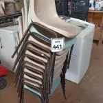 LOTE 441 - 11 CADEIRAS DE PLÁSTICO C/BASE DE FERRO. (NO ESTADO) ATENÇÃO! FAZER A VISITAÇÃO ANTES DE ARREMATAR, NÃO SABEMOS SE FUNCIONA. LEILÃO NÃO TEM GARANTIA E NEM DEVOLUÇÃO, SUJEITO A POSSÍVEIS AVARIAS VISÍVEIS/OCULTAS E/OU AUSÊNCIA DE COMPONENTES.