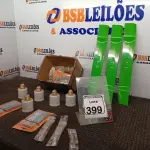LOTE 399 - 05 BOCAIS P/LÂMPADAS E VÁRIAS DOBRADIÇAS, CILINDROS MIOLO P/FECHADURA E 03 FACAS P/CORTAR GRAMA MARCA TRAPP(NOVO). (NO ESTADO) ATENÇÃO! FAZER A VISITAÇÃO ANTES DE ARREMATAR, NÃO SABEMOS SE FUNCIONA. LEILÃO NÃO TEM GARANTIA E NEM DEVOLUÇÃO, SUJEITO A POSSÍVEIS AVARIAS VISÍVEIS/OCULTAS E/OU AUSÊNCIA DE COMPONENTES.
