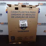 LOTE 380 - 01 CAIXA PLÁSTICA PARA UNIDADE DE MEDIÇÃO DE LIGAÇÃO DE ÁGUA(NOVO). (NO ESTADO) ATENÇÃO! FAZER A VISITAÇÃO ANTES DE ARREMATAR, NÃO SABEMOS SE FUNCIONA. LEILÃO NÃO TEM GARANTIA E NEM DEVOLUÇÃO, SUJEITO A POSSÍVEIS AVARIAS VISÍVEIS/OCULTAS E/OU AUSÊNCIA DE COMPONENTES.
