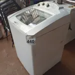 LOTE 440 - 01 MÁQUINA DE LAVAR 15KG MARCA KING COMPACITY (NO ESTADO) ATENÇÃO! FAZER A VISITAÇÃO ANTES DE ARREMATAR, NÃO SABEMOS SE FUNCIONA. LEILÃO NÃO TEM GARANTIA E NEM DEVOLUÇÃO, SUJEITO A POSSÍVEIS AVARIAS VISÍVEIS/OCULTAS E/OU AUSÊNCIA DE COMPONENTES.