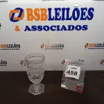 LOTE 458 - 01 VASO DE CRISTAL C/PÉ. (NO ESTADO) ATENÇÃO! FAZER A VISITAÇÃO ANTES DE ARREMATAR, NÃO SABEMOS SE FUNCIONA. LEILÃO NÃO TEM GARANTIA E NEM DEVOLUÇÃO, SUJEITO A POSSÍVEIS AVARIAS VISÍVEIS/OCULTAS E/OU AUSÊNCIA DE COMPONENTES.