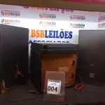 LOTE 004 - 01 MICROSSYSTEM MARCA SHARK ANTIGO. (NO ESTADO) ATENÇÃO! FAZER A VISITAÇÃO ANTES DE ARREMATAR, NÃO SABEMOS SE FUNCIONA. LEILÃO NÃO TEM GARANTIA E NEM DEVOLUÇÃO, SUJEITO A POSSÍVEIS AVARIAS VISÍVEIS/OCULTAS E/OU AUSÊNCIA DE COMPONENTES.