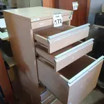 LOTE 172 - 02 GAVETEIROS EM MADEIRA. (NO ESTADO) ATENÇÃO! FAZER A VISITAÇÃO ANTES DE ARREMATAR, NÃO SABEMOS SE FUNCIONA. LEILÃO NÃO TEM GARANTIA E NEM DEVOLUÇÃO, SUJEITO A POSSÍVEIS AVARIAS VISÍVEIS/OCULTAS E/OU AUSÊNCIA DE COMPONENTES.