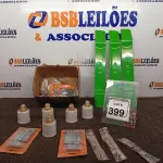LOTE 399 - 05 BOCAIS P/LÂMPADAS E VÁRIAS DOBRADIÇAS, CILINDROS MIOLO P/FECHADURA E 03 FACAS P/CORTAR GRAMA MARCA TRAPP(NOVO). (NO ESTADO) ATENÇÃO! FAZER A VISITAÇÃO ANTES DE ARREMATAR, NÃO SABEMOS SE FUNCIONA. LEILÃO NÃO TEM GARANTIA E NEM DEVOLUÇÃO, SUJEITO A POSSÍVEIS AVARIAS VISÍVEIS/OCULTAS E/OU AUSÊNCIA DE COMPONENTES.