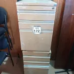 LOTE 172 - 02 GAVETEIROS EM MADEIRA. (NO ESTADO) ATENÇÃO! FAZER A VISITAÇÃO ANTES DE ARREMATAR, NÃO SABEMOS SE FUNCIONA. LEILÃO NÃO TEM GARANTIA E NEM DEVOLUÇÃO, SUJEITO A POSSÍVEIS AVARIAS VISÍVEIS/OCULTAS E/OU AUSÊNCIA DE COMPONENTES.